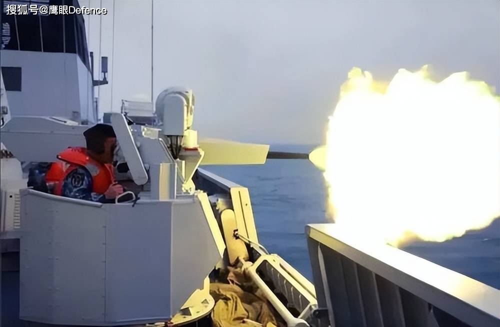 中国海军的“大毒蛇”：H/PJ17型30毫米口径单管舰炮，专打海盗船
