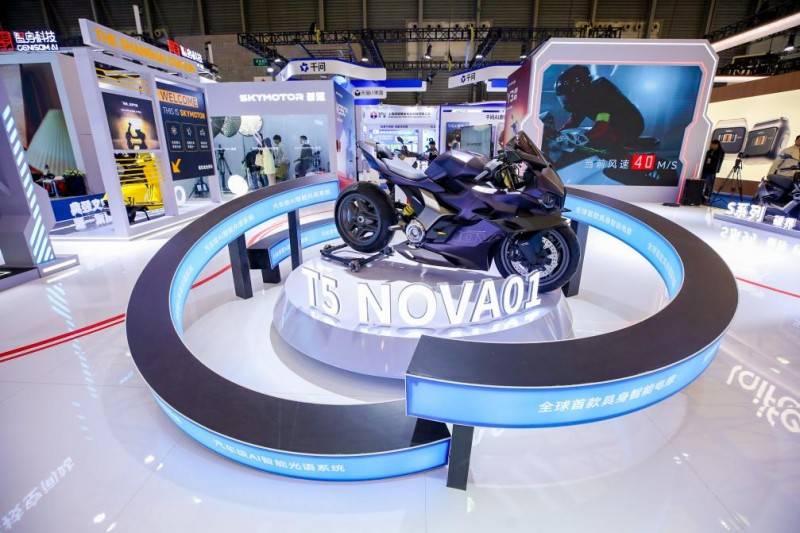 首驱科技携全球首款具身化智能出行产品亮相AWE2026全维首创技术定义智能出行新标杆(图2)