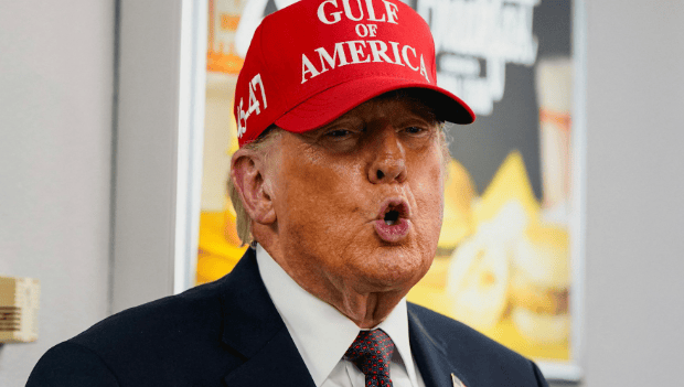 忍了9天， 伊朗甩出一段视频，特朗普没法圆了？真相终于大白