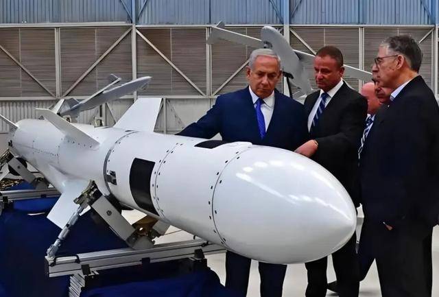 “战时大脑”身亡，伊朗24小时内做了3件事，美国快扛不住了？