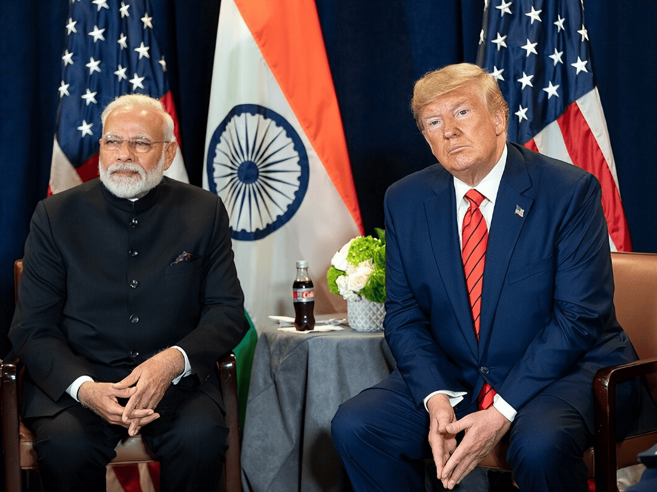 俄罗斯油轮马上抵达中国，却在航行途中改变航向，在南海掉头把油送去了印度