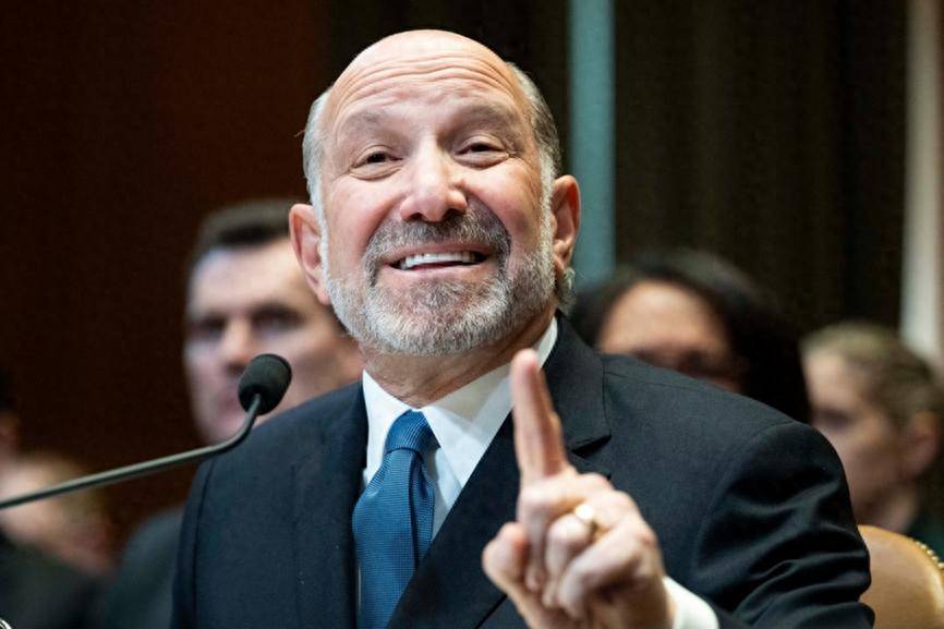 原创
            不想再依赖美国！美商务部长卢特尼克承认：英伟达H200芯片，中国企业一块都没买学到了