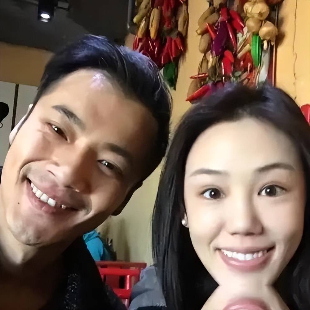 王姬现状：在美国生活女儿女婿住北京旧房坚持照顾33岁病儿子