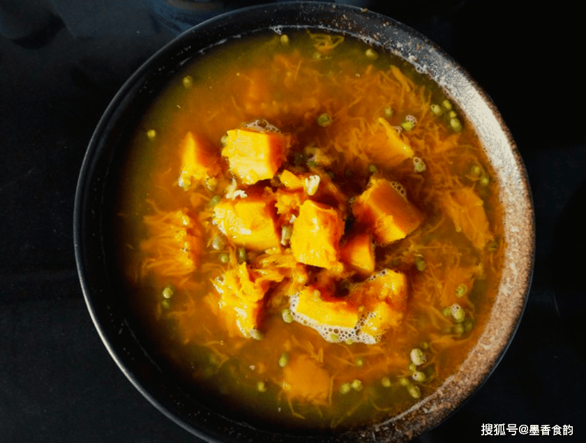 
        夏天喝绿豆汤太寒凉？试试绿豆南瓜羹，清热不伤胃比绿豆汤温和