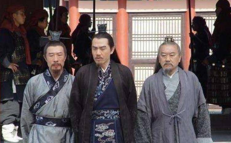 
        明朝大旱，朱元璋问刘伯温该怎么办；刘伯温：杀掉此人，就会下雨