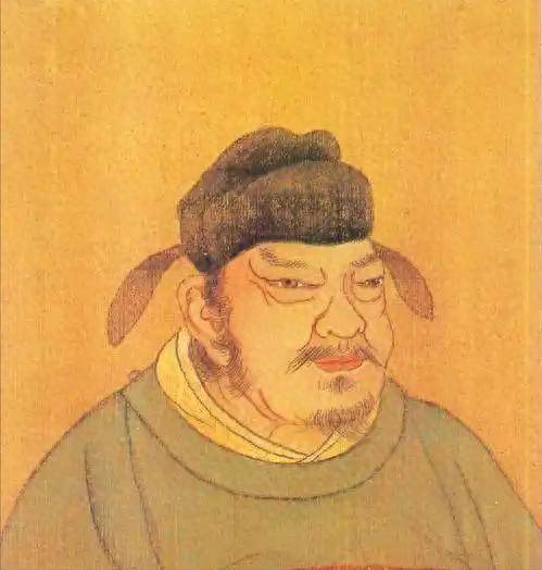 他是汉朝第一功臣，却被刘邦骂成狗，400年后子孙夺走汉朝天下