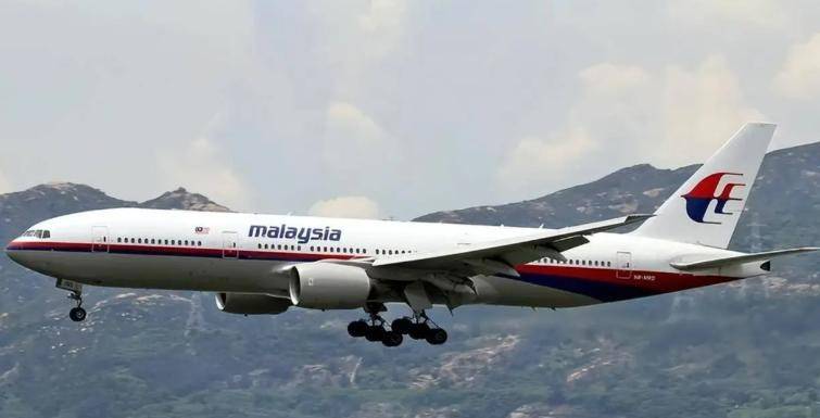 
        马航MH370事件再次发生？今日凌晨印度尼西亚一艘载有243人的客轮失联，奇怪！不会是又和马航MH370一样再也找不到吧？