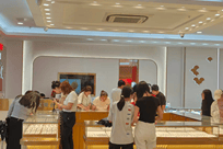金价走低 30克重金镯便宜约8000元