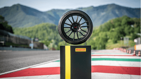 根据TYRE REVIEWS测评，倍耐力P ZERO TROFEO RS荣膺全球最快轮胎