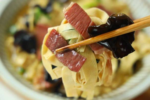 奴奴荼荼亲上了