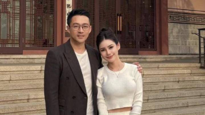 汪小菲感谢未婚妻陪他出国,秀恩爱,你羡慕吗?