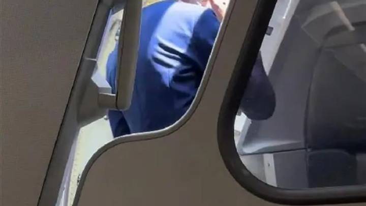 乘客手机不开飞行模式致航班返航,成都航空有责任吗?