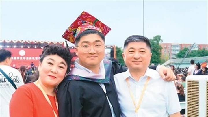毕业照兴起国风热,你怎么看?