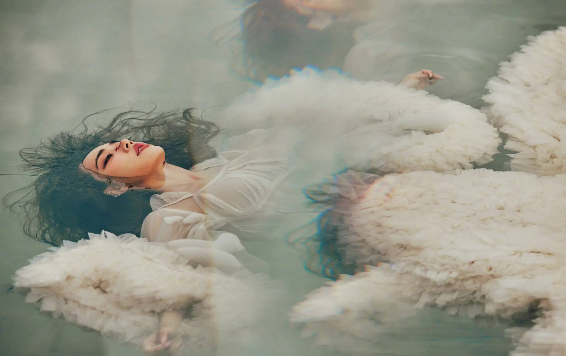 蔡依林穿白色长裙勾勒曲线身材 精彩画面超吸睛!