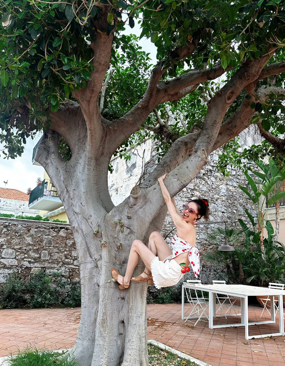 钟楚曦晒健身照大方展露手臂肌肉！健美身材超吸睛