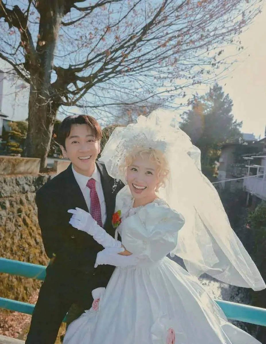 陈汉典lulu公开婚纱照 透露安排宾客名单很困难