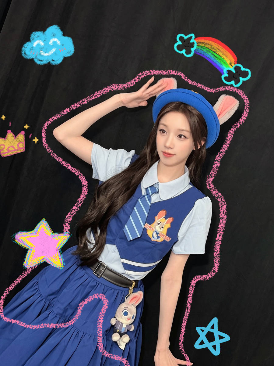 宋雨琦化身兔子警官 绽放甜美笑容可爱又俏皮