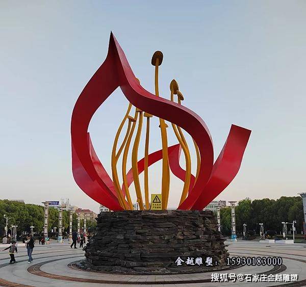 抽象不锈钢花朵盛开雕塑-广场靓丽的风景线