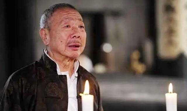 “燕赤霞”午马葬礼：成龙、洪金宝扶灵，刘晓庆献上花圈以示哀思