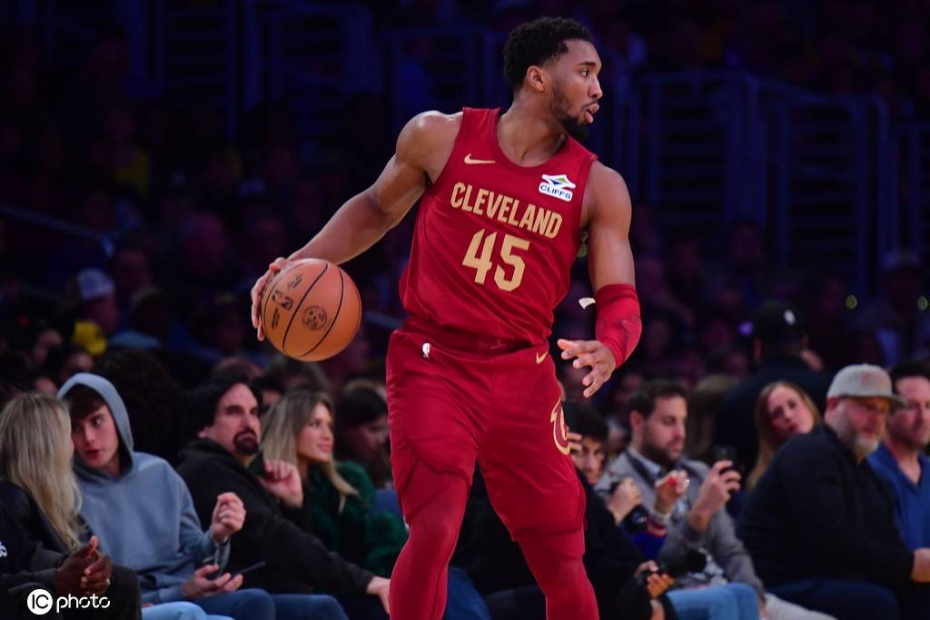 原创             关于NBA2025的十个超前猜想 詹杜库还能维持体面吗？