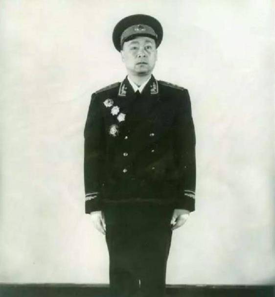 85年周纯全上将离开人世生前曾经留下遗言：不要把我埋进八宝山绞杀1943