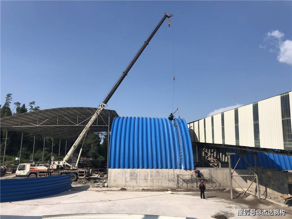 水电站隧道金属拱形屋顶吊装技术与岭区工地实践探讨