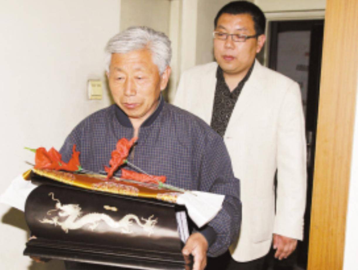 逝者之托,梦中爷爷的寿衣与未尽的亲情 逝者之托,梦中爷爷的寿衣与未尽的亲情