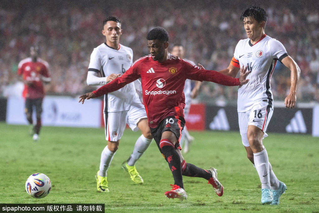 逆转取胜！奥比-马丁替补双响 曼联3-1中国香港队
