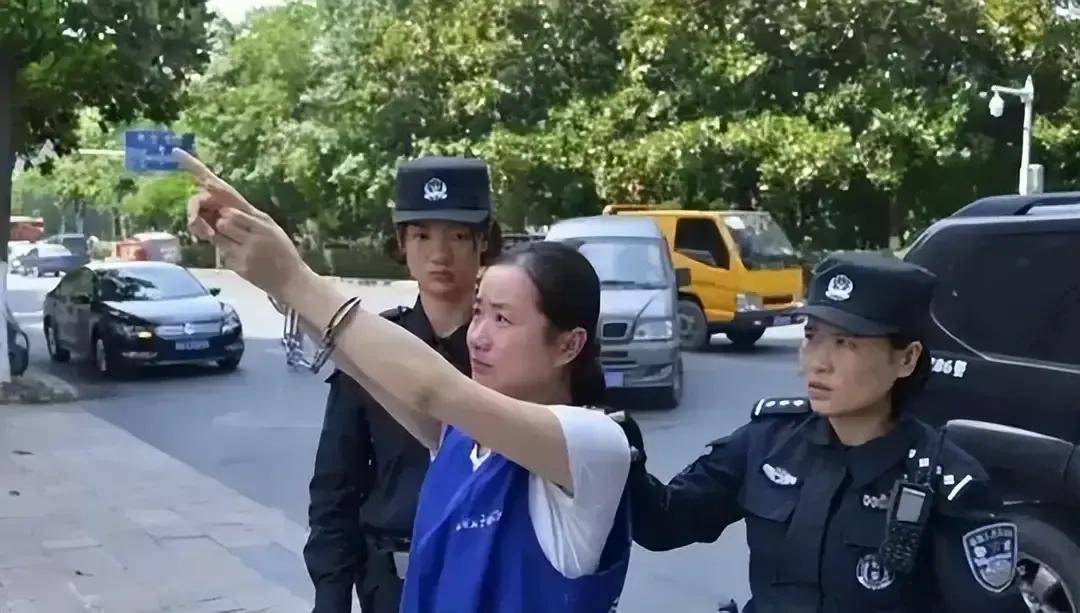 安徽90后“淑女”硕士杨春燕，祸害40个家庭，课堂上被抓走判25年