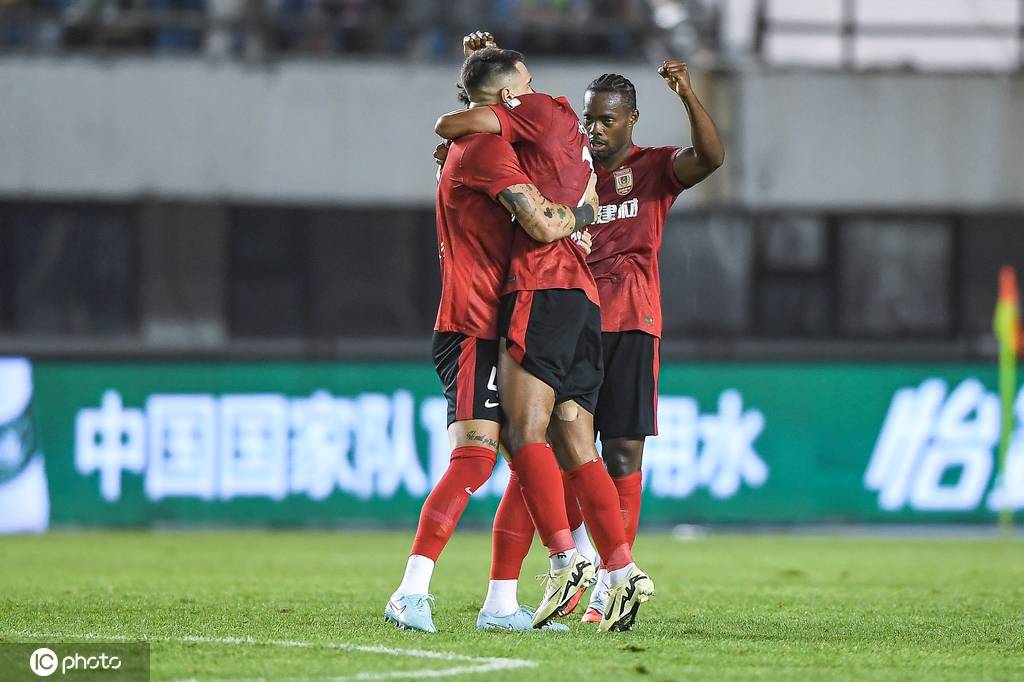 中超-卡米洛建功吴亚轲扑点 亚泰1-0梅州近6轮首胜