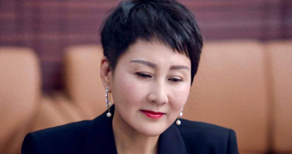 万万没想到，口无遮拦的张凯丽，因阅兵上的一句话，实现口碑逆转