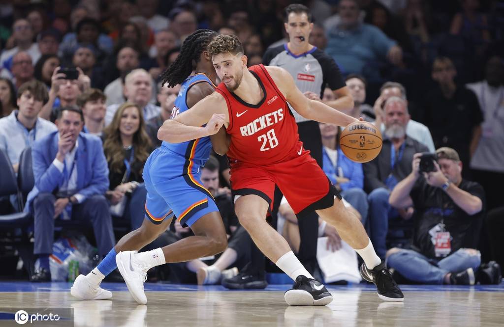 原创             NBA第一天上班就强度爆表？KD东契奇合演悲情双簧