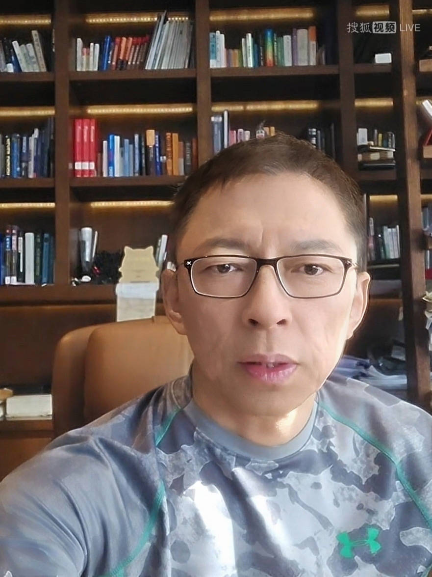 看恐怖片能缓解焦虑？加拿大前总理特鲁多恋情官宣？《张朝阳的英语课》畅聊全球热点