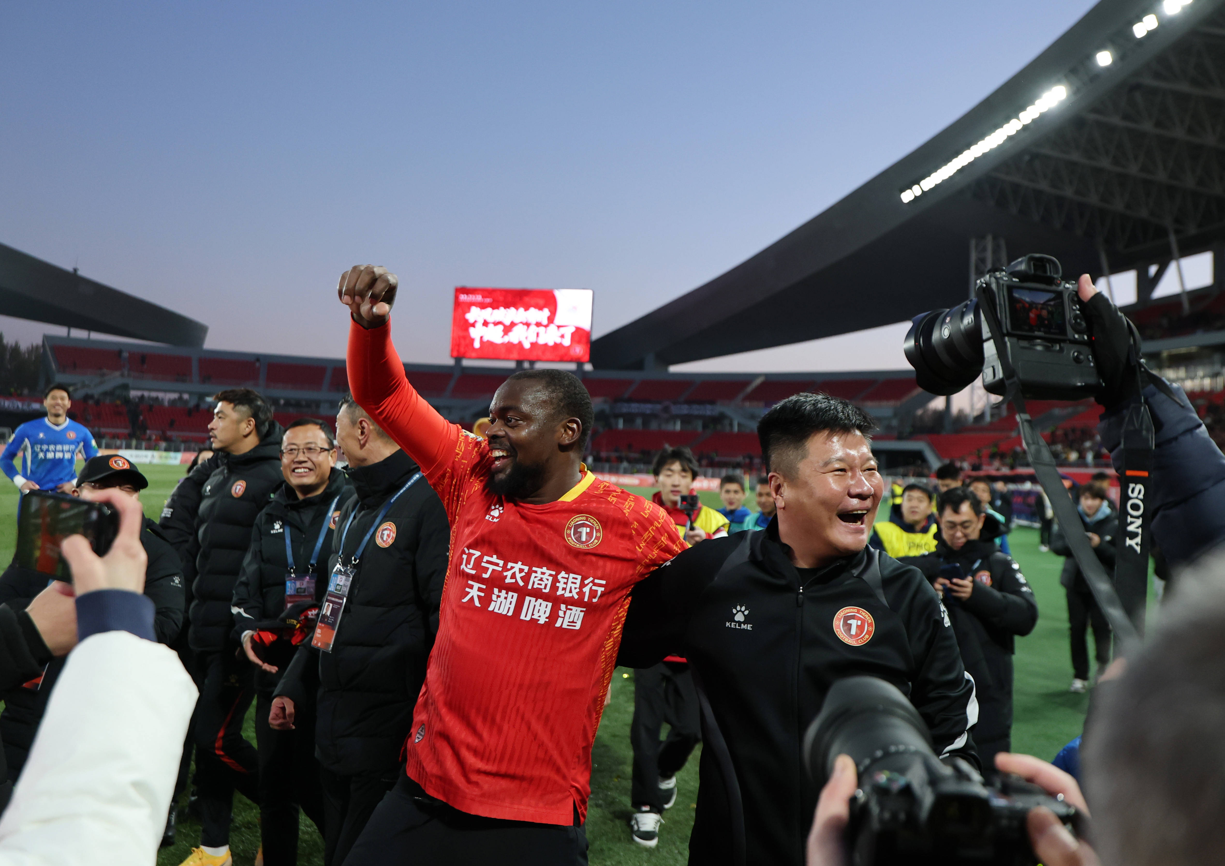 李金羽谈国足：前一段已经掉冰窟窿里了 目前处于恢复期