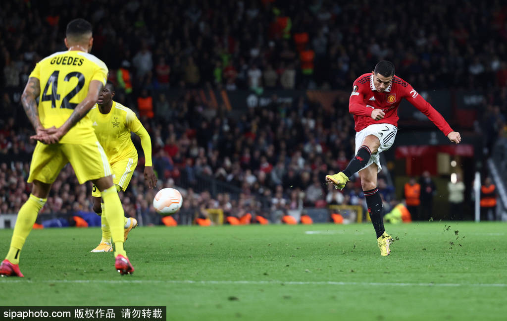 C罗：计划世界杯后带着奖杯办婚礼 依旧爱曼联+为其现状难过