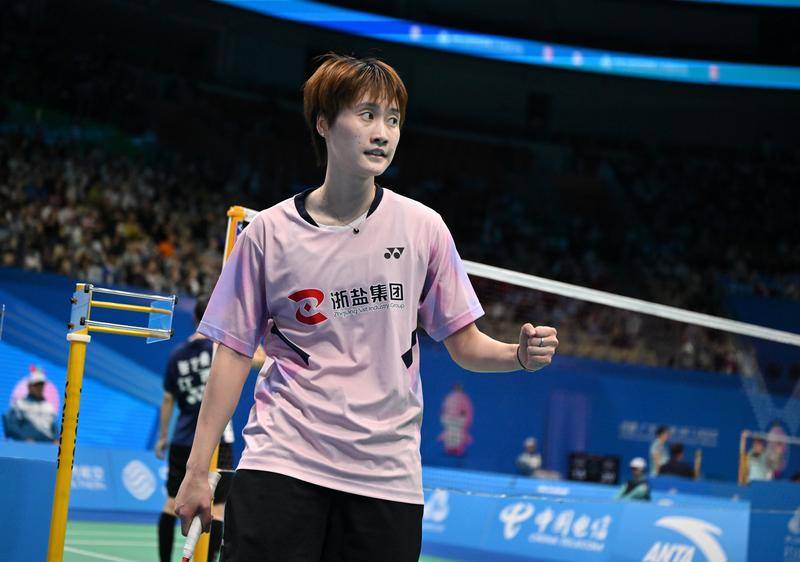 全运会羽毛球:石宇奇因伤退赛无缘卫冕 雅思组合进四强