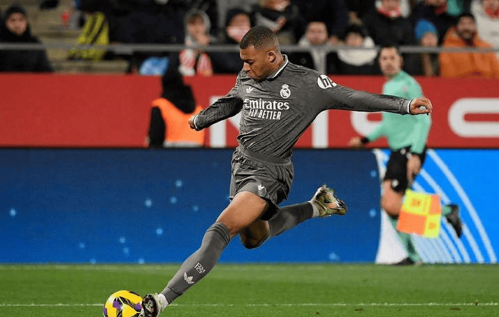 西甲争冠三强态势明朗比赛内容开云比西甲联赛免费高清直播＋实时赛程积分榜＋竞彩预测全覆盖（2025赛季）积分更有趣