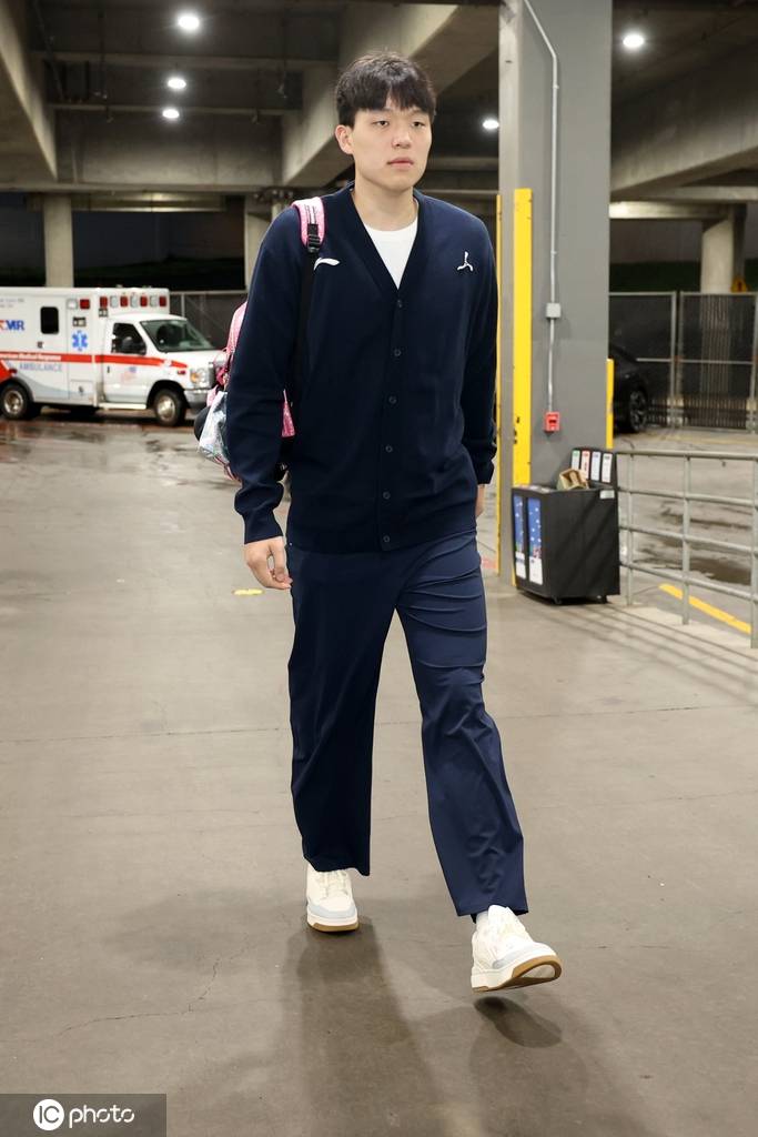 仅打62秒!杨瀚森连续两战0分 开拓者内线已不需要他?