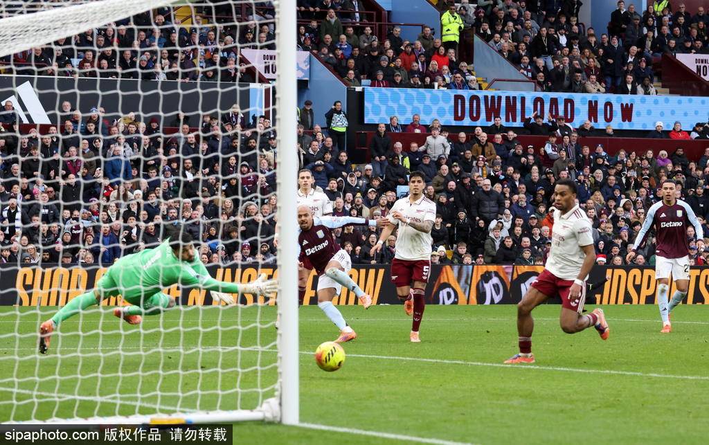 英超-特罗萨德替补破门 阿森纳1-2遭维拉读秒绝杀