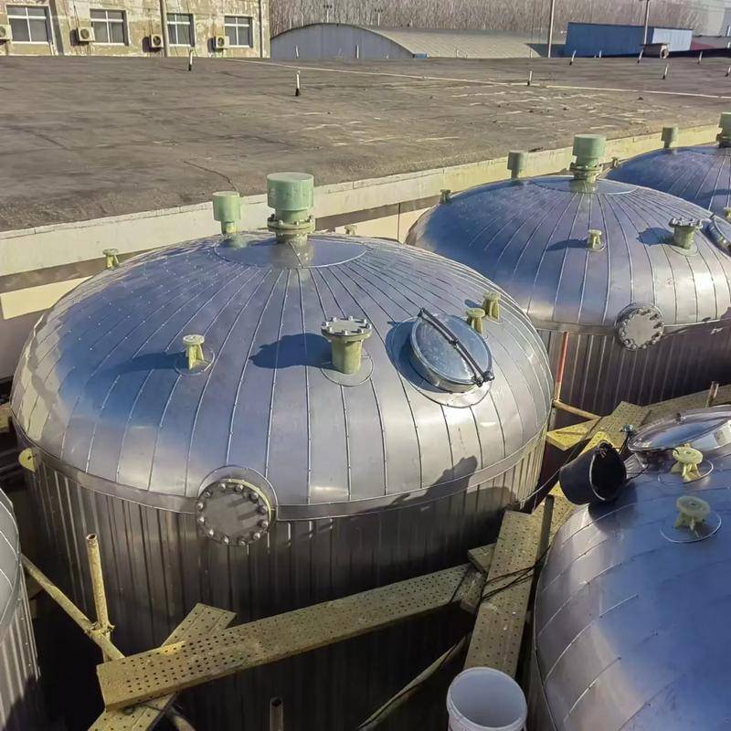 一、河北省/全国玻璃钢发酵罐选购：4个关键要点在生物发酵、化工生产、环保处理等众多领域，玻璃钢发酵罐凭借其耐腐蚀、轻质高强、使用寿命长等特性，成为关键设备之一。无论是食品发酵、制药工艺，还是污水处理中的厌氧发酵环节，玻璃钢发酵罐都承担着储存、反应、发酵等核心功能，直接影响生产效率与产品质量。选购时，需从以下4个维度科学选型：1 产品质量：材质与认证是基础玻璃钢发酵罐的主体材质为玻璃纤维增强塑料（F