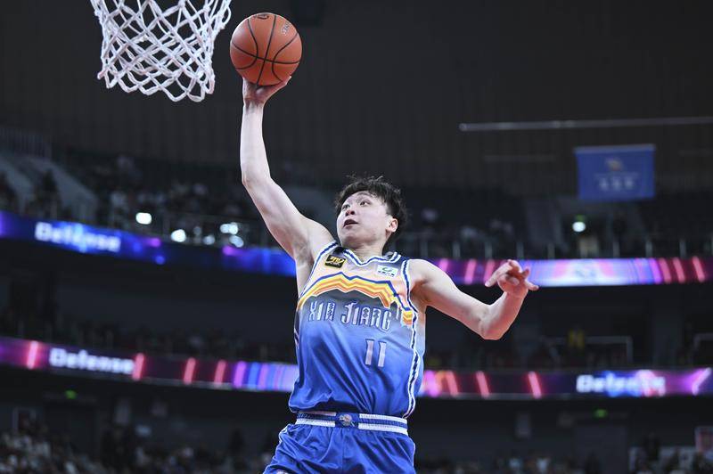 齐麟21分劳森12+15+6 新疆主场击败福建开门红