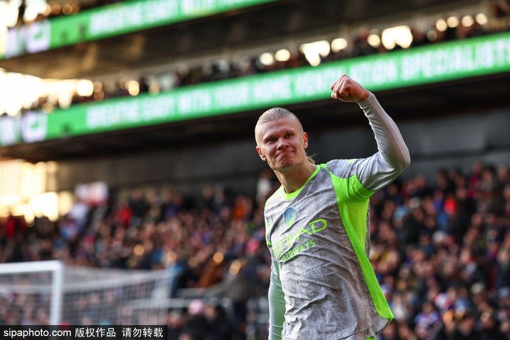 观战台:曼联遭遇苦主+曼城冲六连胜 巴黎争洲际杯冠军