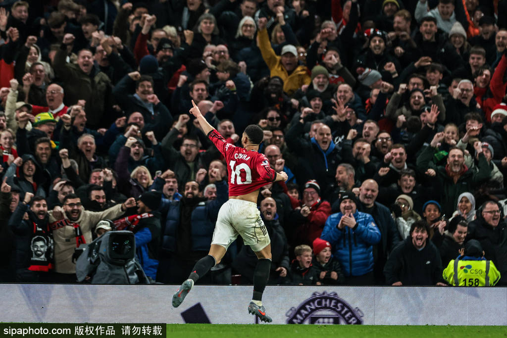 英超-对轰局!B费任意球破门胖虎建功 曼联4-4伯恩茅斯