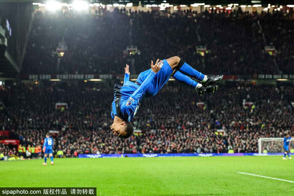 英超-对轰局!B费任意球破门胖虎建功 曼联4-4伯恩茅斯