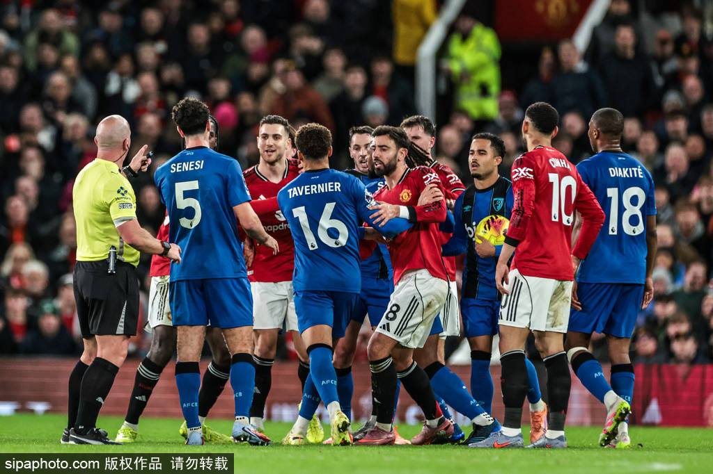 曼联冤?伯恩茅斯多次疑似禁区手球未判 锁喉对手仅染黄