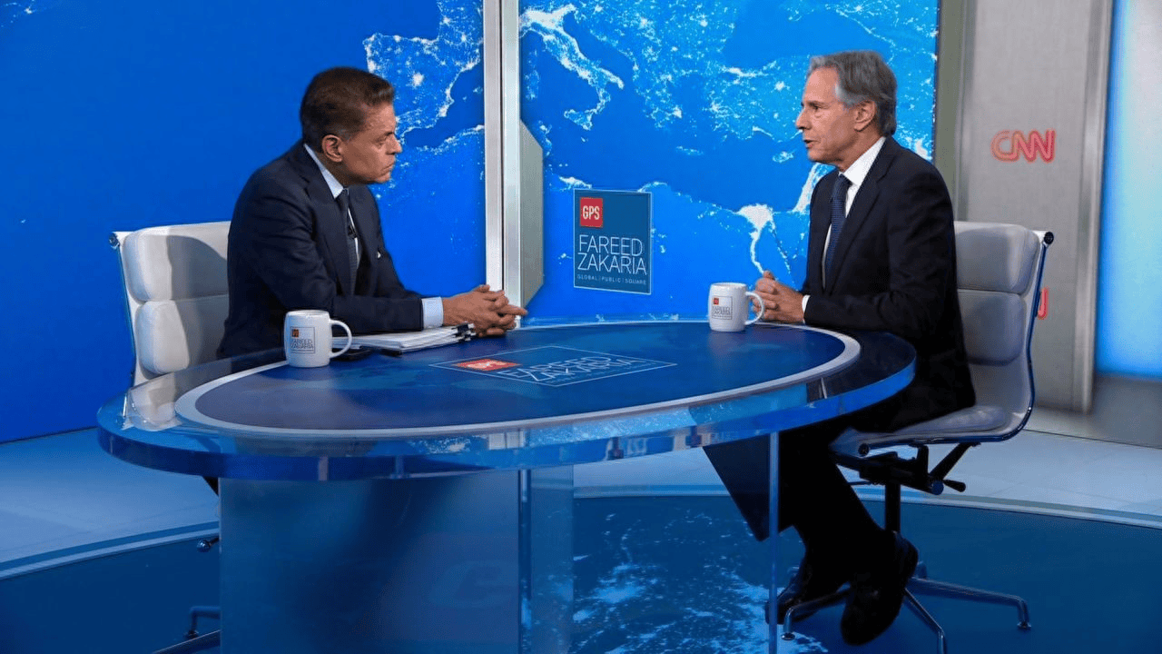 卸任近一年后，布林肯罕见公开露面，一开口就是警告特朗普