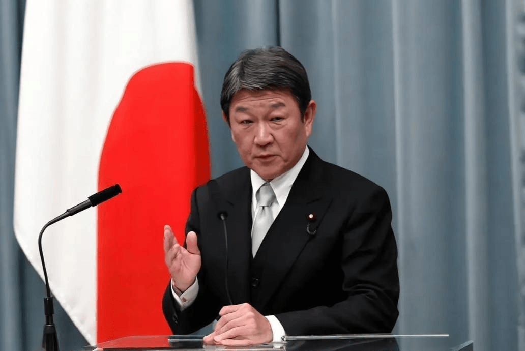 日本外相宣布访问菲律宾,中方动怒用一句话,向菲警告奉陪到底