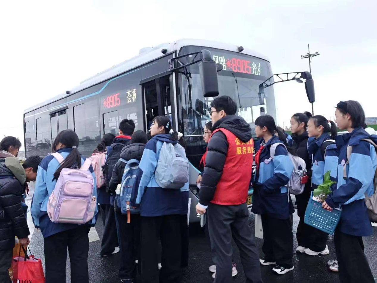 从“家门口”直达“校门口”：苏州金龙开启智慧护学新模式