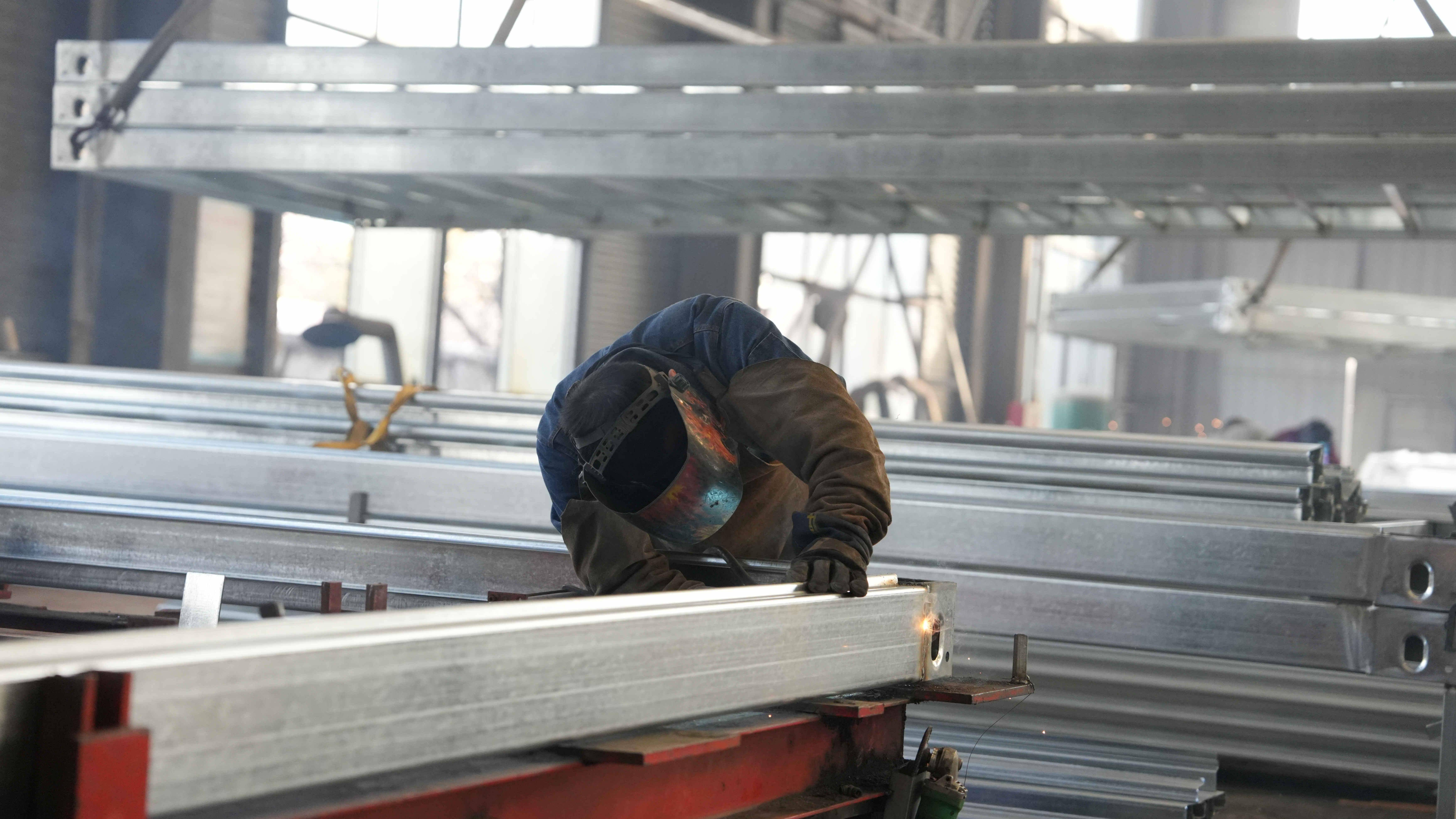 集装箱房定制优选潍坊华鑫集成房屋12类特色产品矩阵满足多元场景需求助力行业创雷速