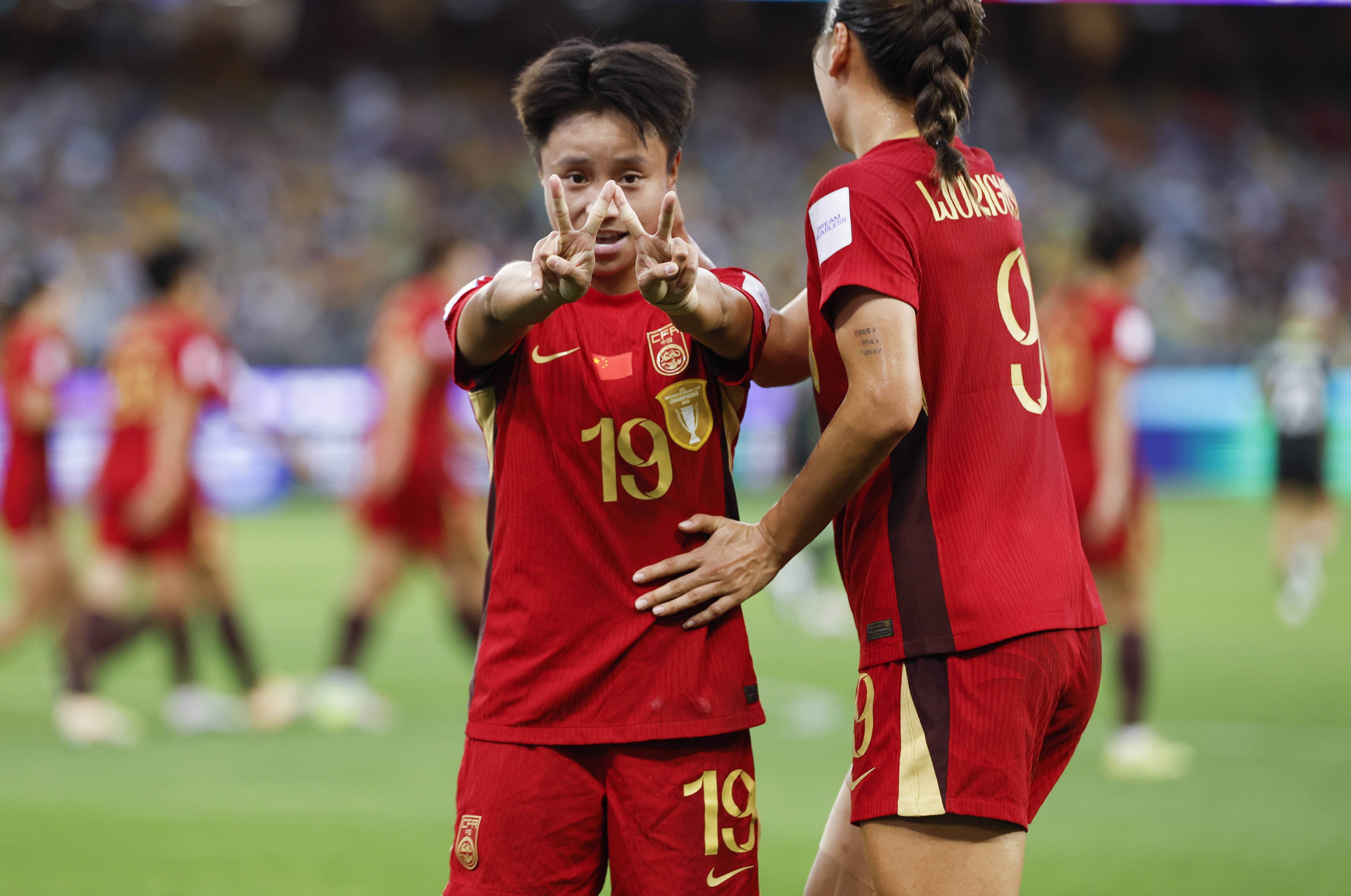 半场战报-富德破门张琳艳点射 中国女足暂1-1澳大利亚